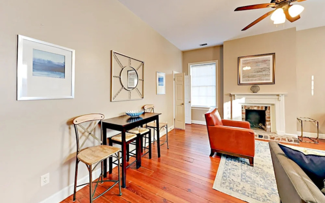 photo 4 of 127 E Liberty Townhouse Unit B 2 Bedrooms 1 Bathroom Townhouse