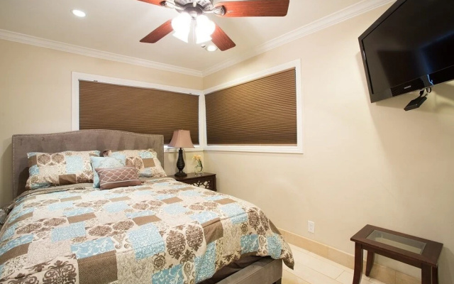 photo 3 of 128 39th ABC 5 Bedrooms 3 Bathrooms Villa