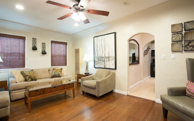 photo 2 of 128 39th Street A (68438) - 2 Br townhouse by RedAwning