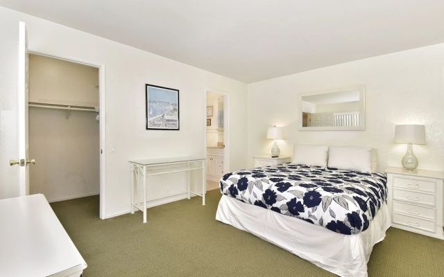photo 2 of 129 27th St Yipa 1 Bedroom Duplex