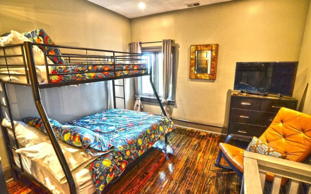photo 5 of 130 Southeast Townhome #1064 - 4 Br Townhouse