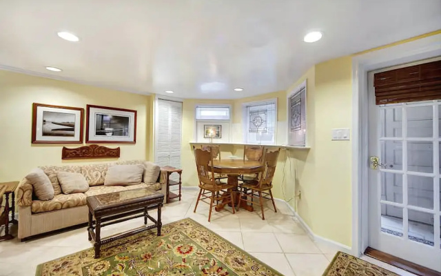 photo 5 of 134 Southeast Apartment #1024 - 1 Br Apts