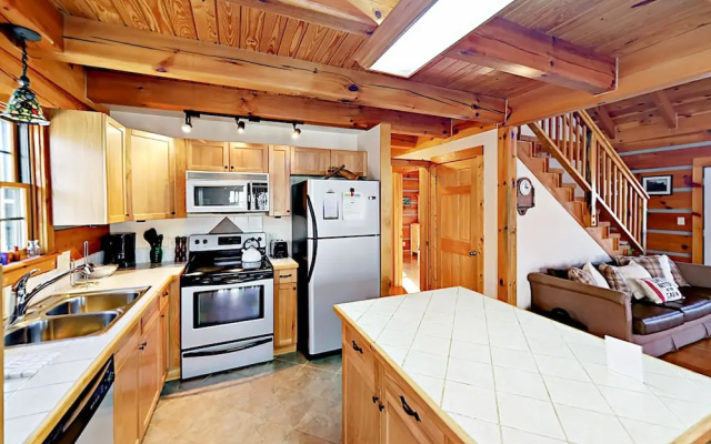 photo 2 of 137 Panhandle Rd Cabin 3 Bedrooms 3 Bathrooms Cabin