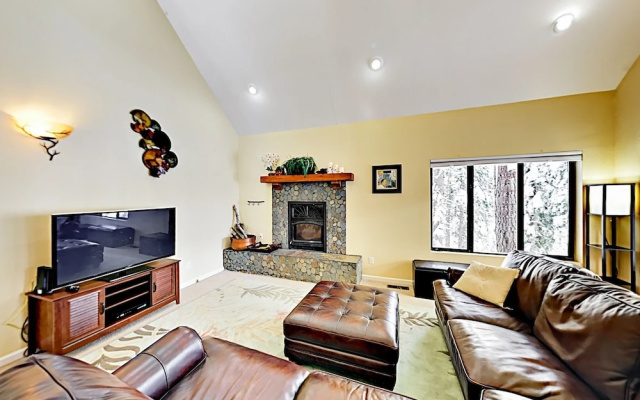 photo 2 of 13784 Truckee - 4 Bedroom Home