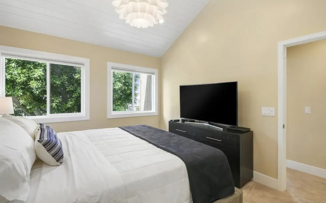 photo 2 of 1381 South Walnut Condo Unit 2307 3 Bedrooms 2.5 Bathrooms Condo