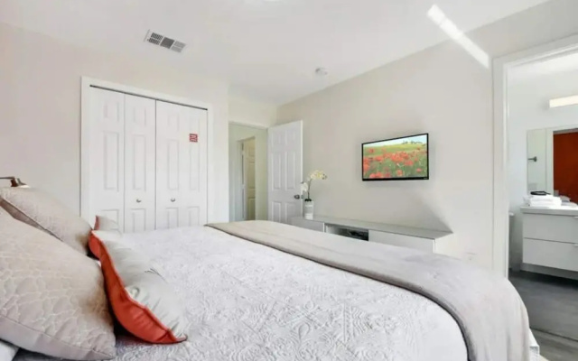 photo 4 of 139 Stunning Home Inside Disney Area