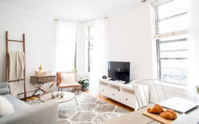 photo 3 of 139-2w Prime West Village Furnished 2BR Best Value