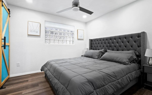 photo 5 of 14 Chelsea Place 1 Bedroom Condo by RedAwning