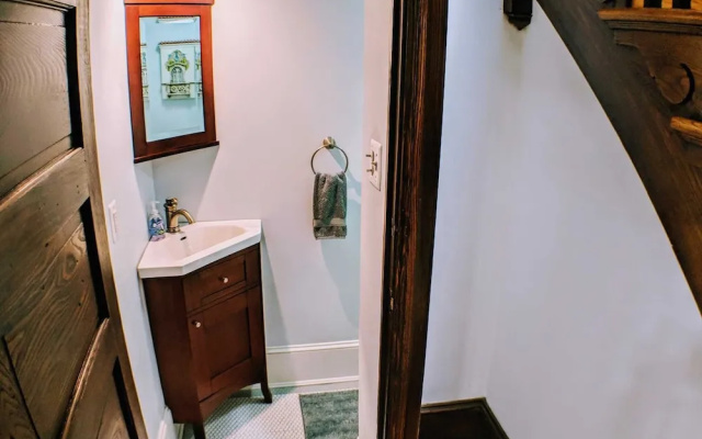 photo 5 of 140 12th ST SE House 3 Bedrooms 2.5 Bathrooms Apts