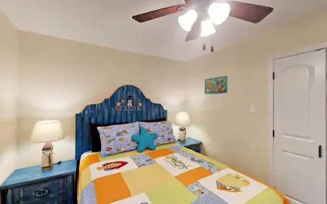 photo 2 of 1420 Live Oak Home - 2 Br home by RedAwning