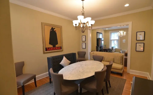 photo 3 of 1424 Northwest Townhome #1042 - 3 Br Townhouse