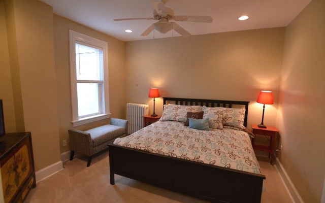 photo 5 of 1424 Northwest Townhome #1042 - 3 Br Townhouse