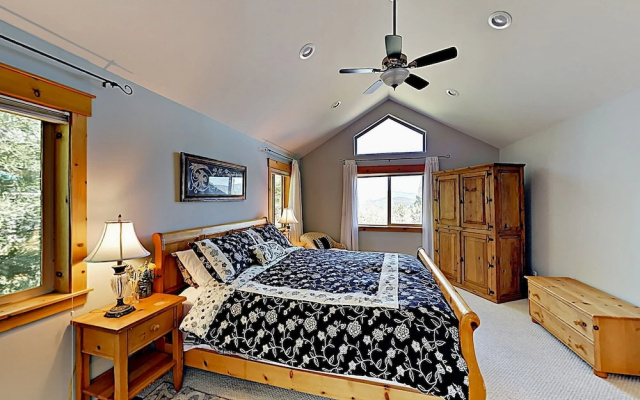 photo 5 of 14550 Truckee - 4 Br Home