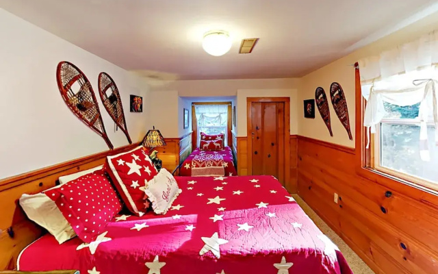 photo 3 of 1498 Pine Home 4 Bedrooms 2.5 Bathrooms Home