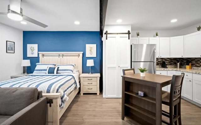 photo 3 of 15 Chelsea Place 1 Bedroom Condo by RedAwning