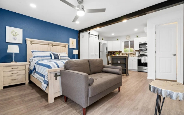 photo 5 of 15 Chelsea Place 1 Bedroom Condo by RedAwning