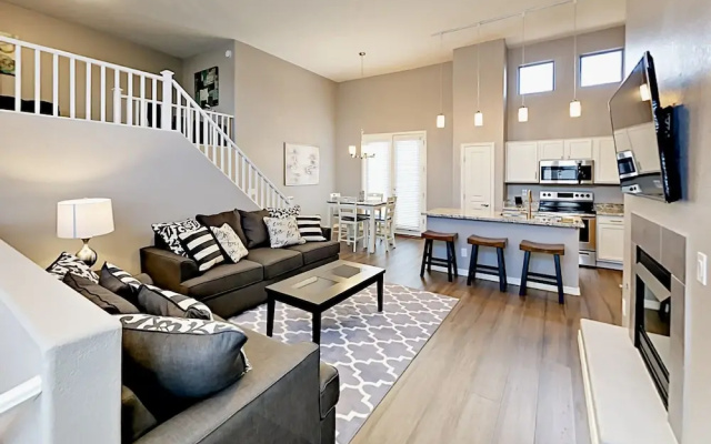 photo 2 of 15221 Clubgate Drive Condo Unit 2104 1 Bedroom 1.5 Bathroom Condo