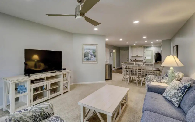 photo 3 of 153 Colonnade 2 BR Golf Condo Shipyard