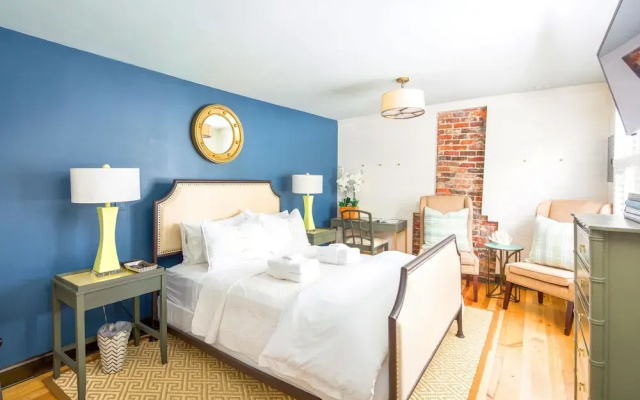 photo 2 of 154 E Spring Street - 1 BR / 1 BA Holiday home 1