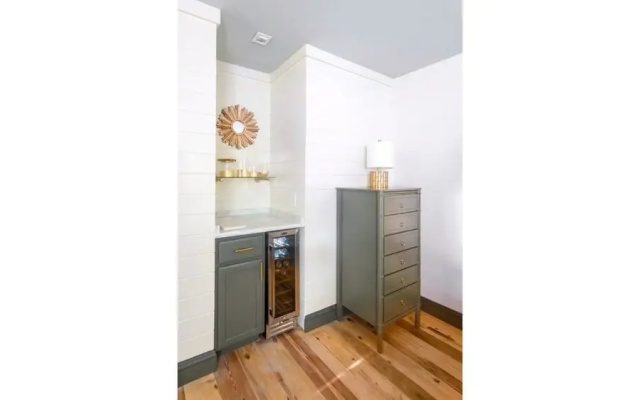 photo 4 of 154 E Spring Street - 1 BR / 1 BA Holiday home 1