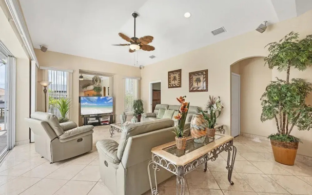 photo 2 of 15432 Aribe Avenue