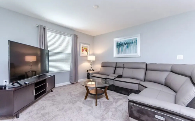 photo 4 of 1568 Flange Drive