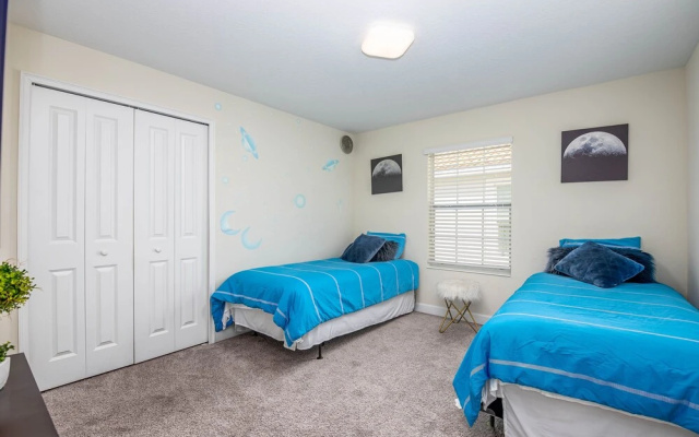 photo 4 of 1575cg 5 Bedroom Townhouse by Redawning