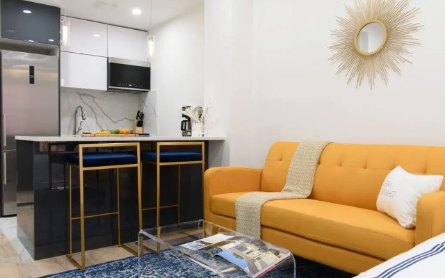 photo 2 of 1597-9 Renovated Studio Prime UES WD in Unit