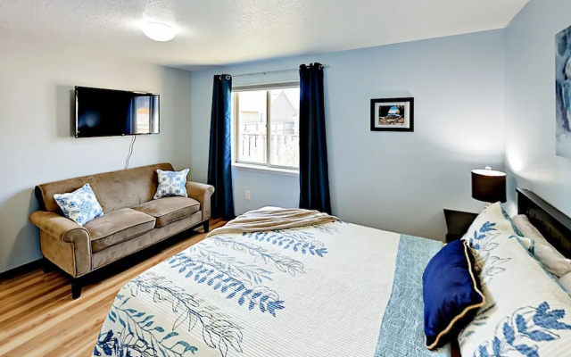 photo 5 of 1658 S Edgewood Home 3 Bedrooms 2 Bathrooms Home