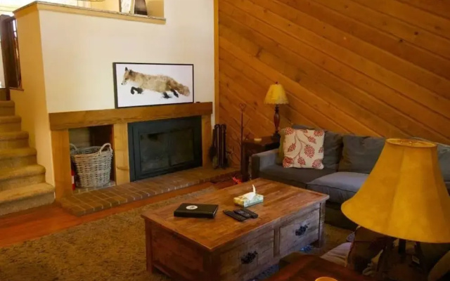 photo 4 of #1695 Winterpoint 2 Bedroom, 2.5 Bath, Walk to Snowflake Lift