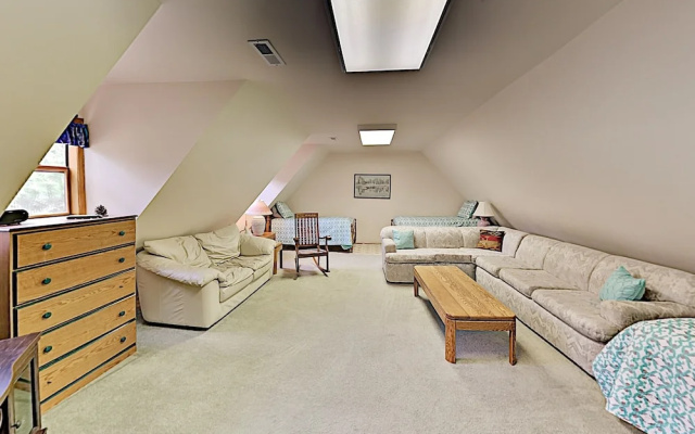 photo 5 of 16973 Buck Horn Dr Home 5 Bedrooms 3.5 Bathrooms Home