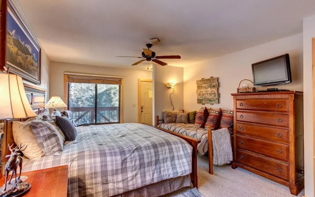 photo 4 of #1715 Tannenbaum II - Right on the River, Super Close to Quicksilver Lift and Walk to Main! 2 Bed, 3 Bath, Perfect Condo for Ski or Summer Getaway!
