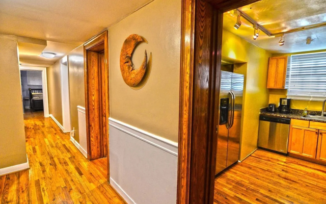 photo 4 of 1717 Northwest Apartment #1030 - 2 Br Apts