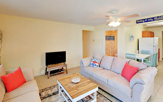 photo 3 of 1724 Wharf Rd Home 3 Bedrooms 2 Bathrooms Home