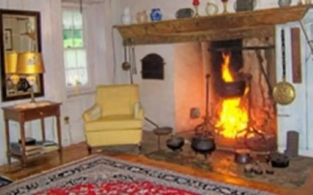 photo 2 of 1732 Folke Stone Bed and Breakfast
