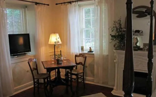photo 3 of 1777 Americana Inn