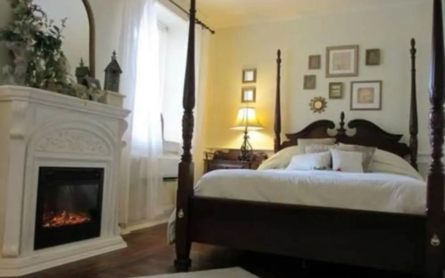 photo 4 of 1777 Americana Inn