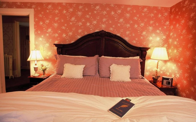 photo 2 of Devonfield Inn B&B
