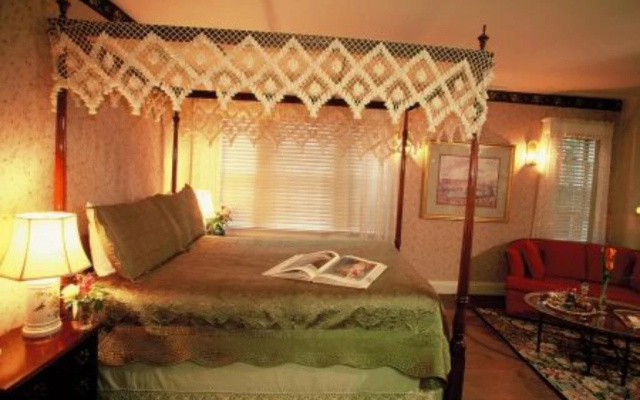 photo 4 of Devonfield Inn B&B