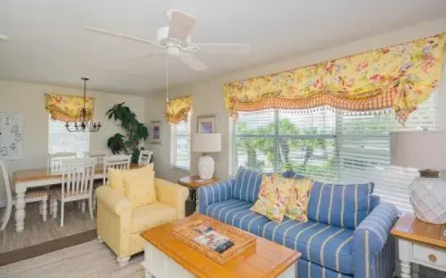 photo 5 of 1800H - Seconds to the Beach by RedAwning