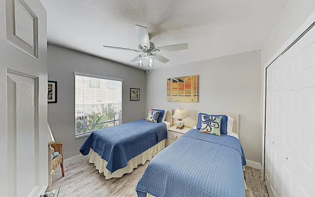 photo 3 of 1802 Gulf Blvd Condo Unit 10 3 Bedrooms 2 Bathrooms Condo