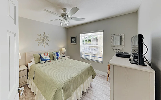 photo 4 of 1802 Gulf Blvd Condo Unit 10 3 Bedrooms 2 Bathrooms Condo