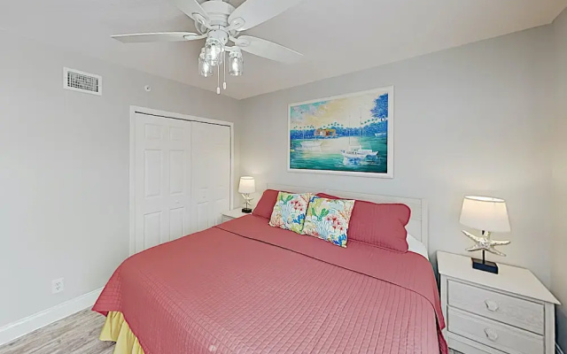 photo 5 of 1802 Gulf Blvd Condo Unit 10 3 Bedrooms 2 Bathrooms Condo