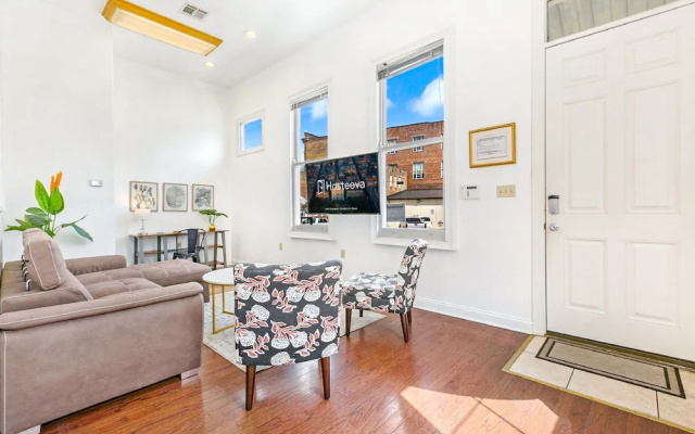 photo 2 of 1832 Airy 4 BR in Garden District