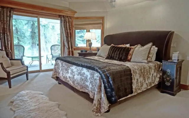photo 5 of 1835 Gore Creek Dr W - 6 Br Home