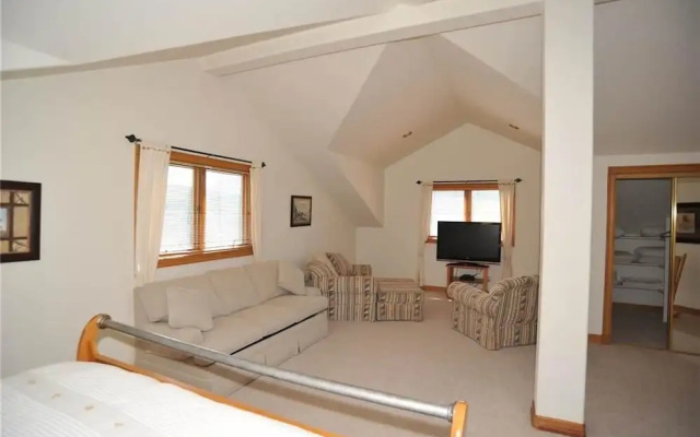 photo 4 of 185 S Fuller Placer (Private Home) Holiday home 6