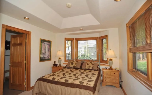 photo 5 of 185 S Fuller Placer (Private Home) Holiday home 6