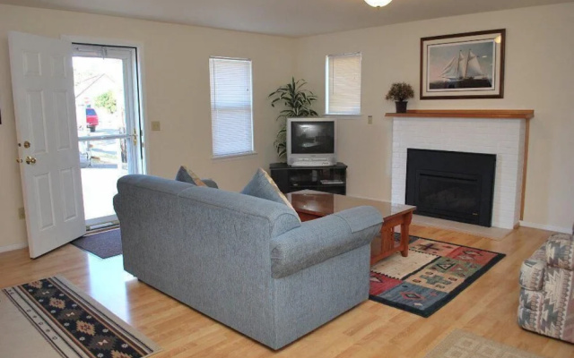photo 3 of 1860 Beach Drive #1