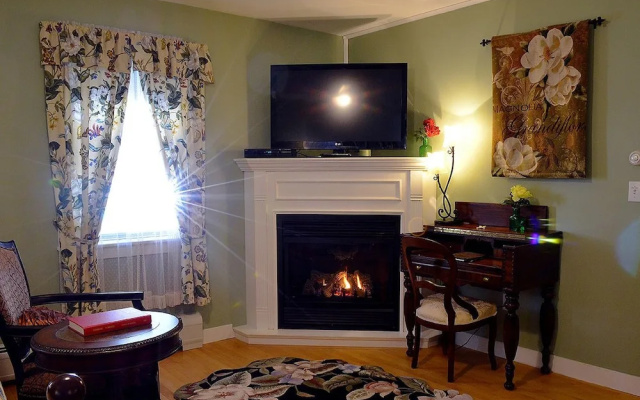 photo 5 of 1862 Seasons on Main Bed and Breakfast