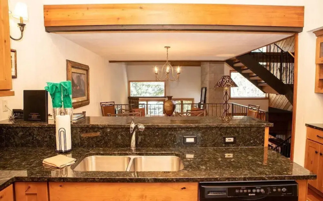 photo 2 of 188 Ridgepoint 3 Bedroom Townhouse by RedAwning